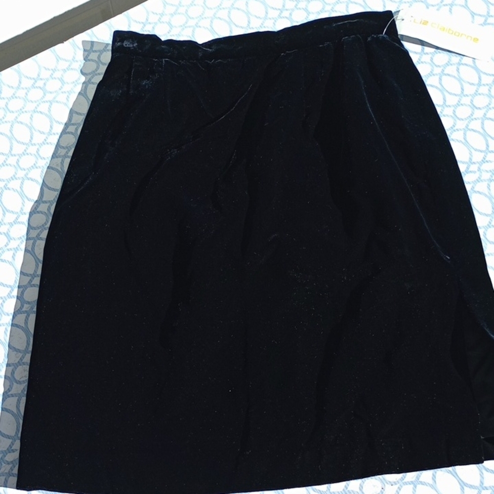 Liz Claiborne Elegant Black Velour Skirt
